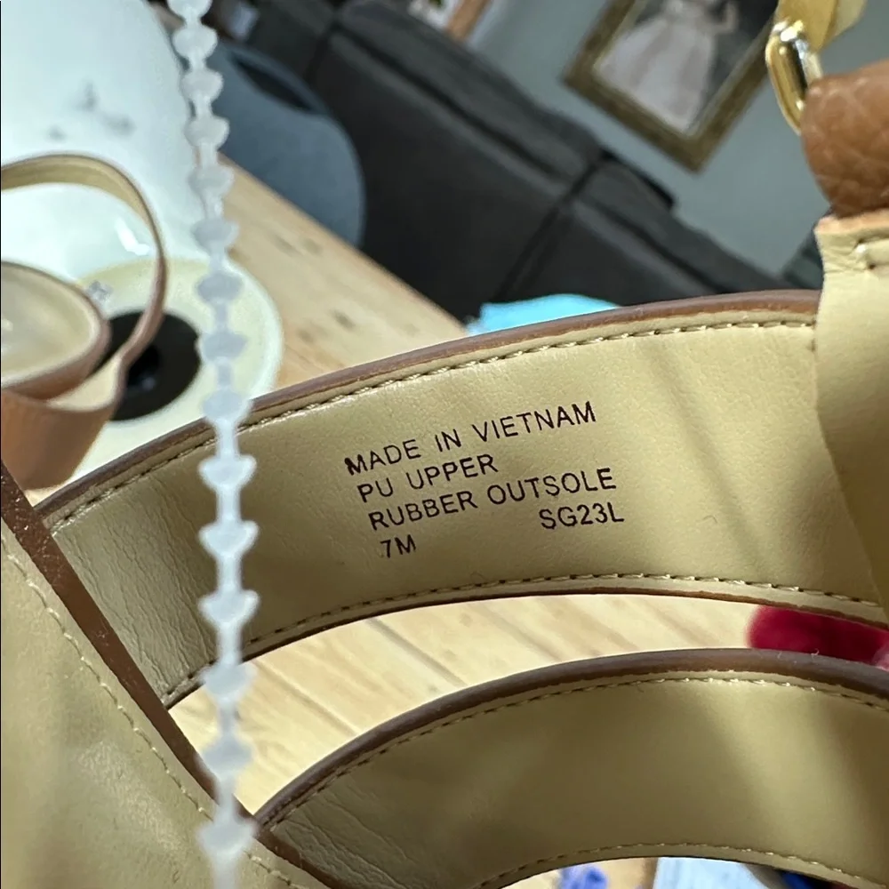 Michael Kors Reed Tumbled Faux Leather Platform Sandal Luggage Color Sz 7